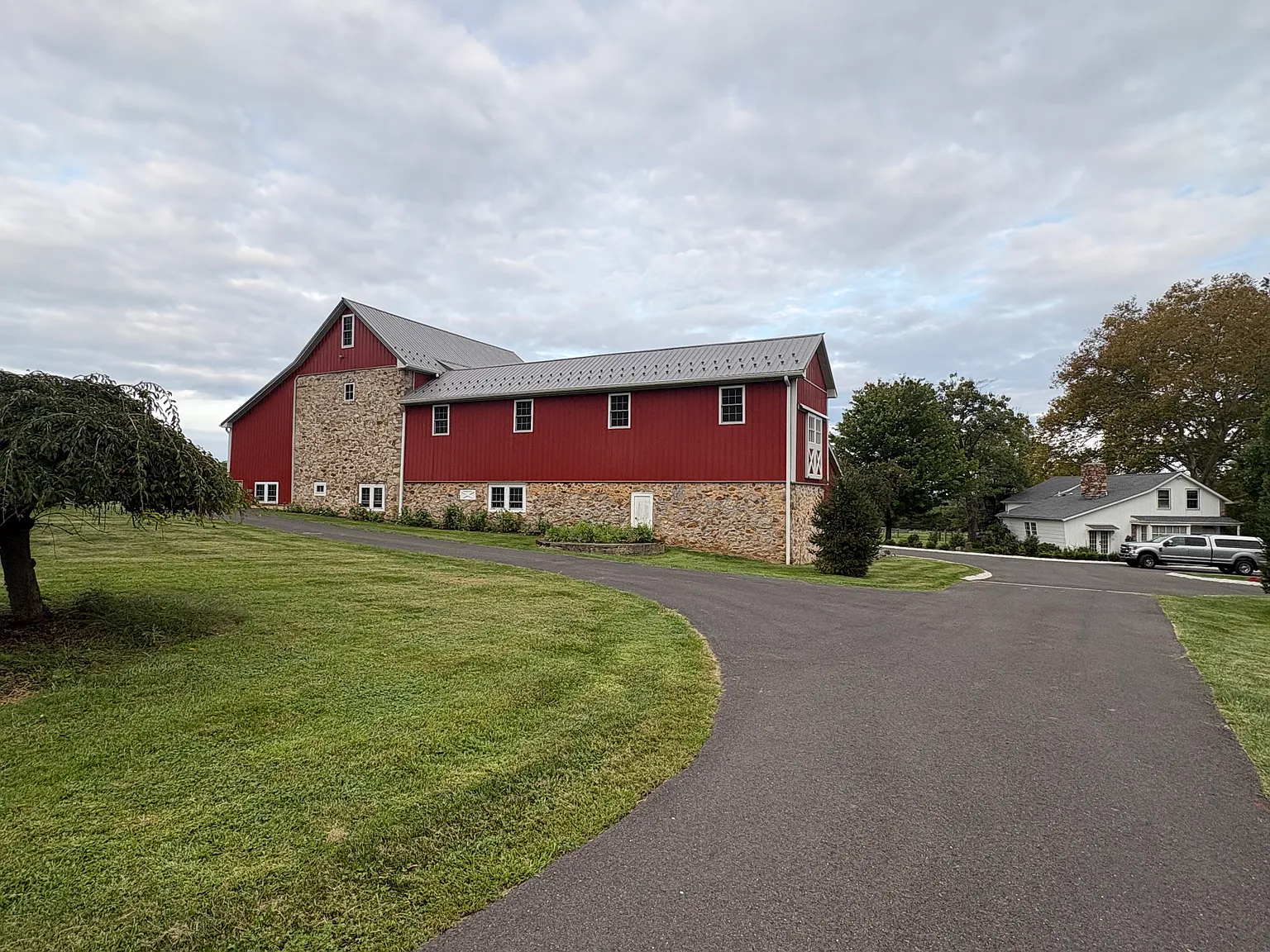 1 bed, 1.5 bath, 1150 sqft, $2,450 — Photo 3