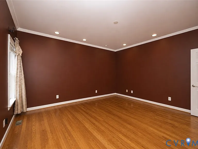 11320 Sadler Oaks Dr — Photo 32