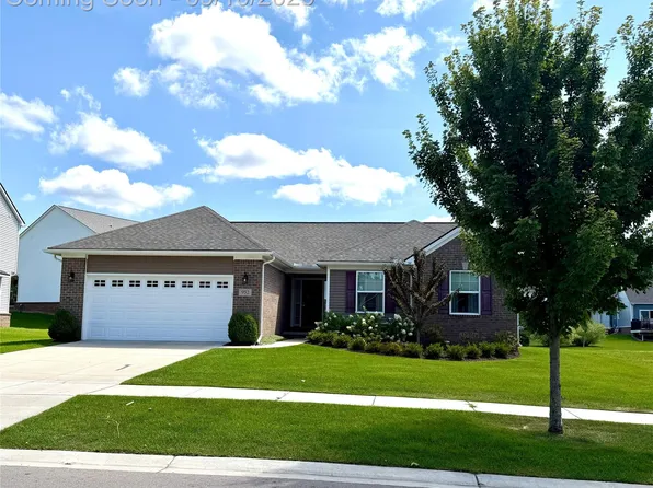 952 Preserve Ln, White Lake, MI 48386