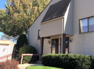 971 Millpond Rd, Valparaiso, IN 46385