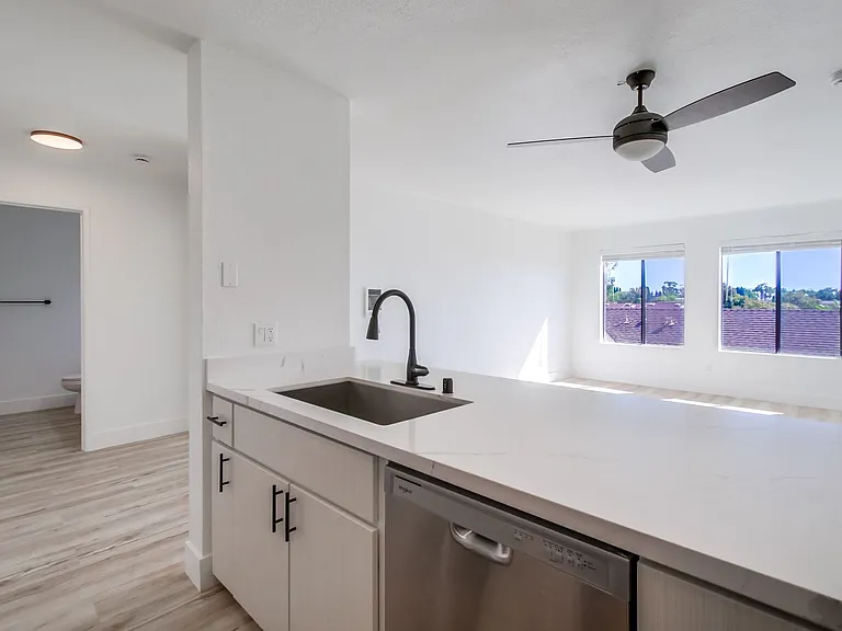 The Lucci | Renovated 1 & 2 Bedroom Apartments in Clairemont — Photo 14