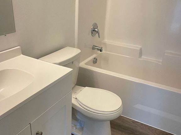 5th image of 807 3rd Ave NE #6