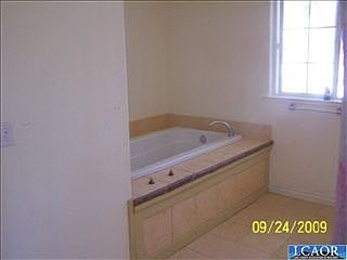 3rd image of 14300 Woodland Dr