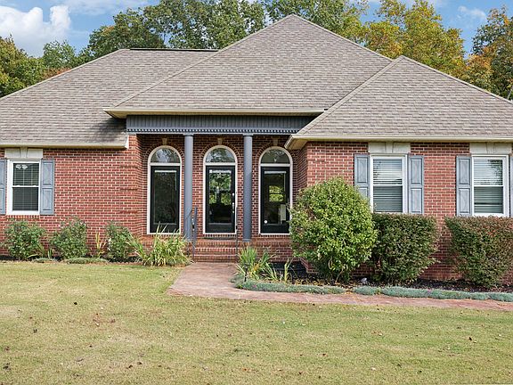 2nd image of 289 Bridlewood Dr