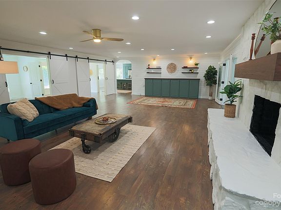 4th image of 25 Bowen Dr