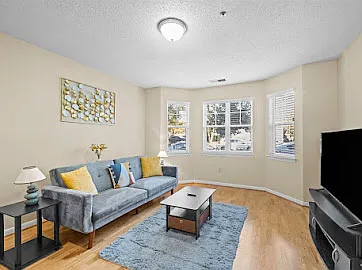 424 Mather Green Ave #H — Photo 2