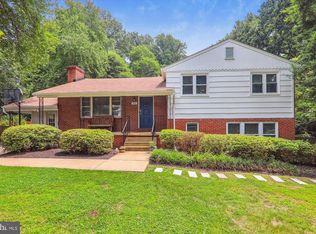 9805 Five Oaks Rd, Fairfax, VA 22031