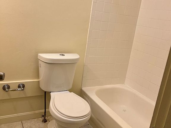 4th image of 200-202 Washington St #5-3L