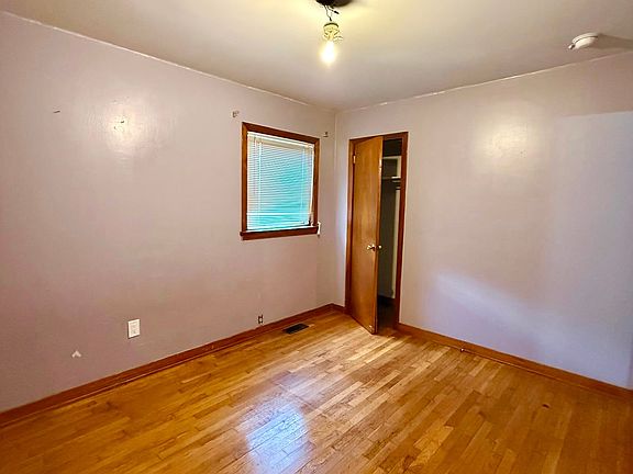 4th image of 411 Howard Rd