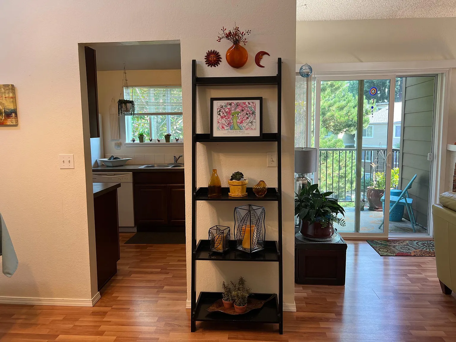 3 bed, 1380 sqft, $2,500 — Photo 4
