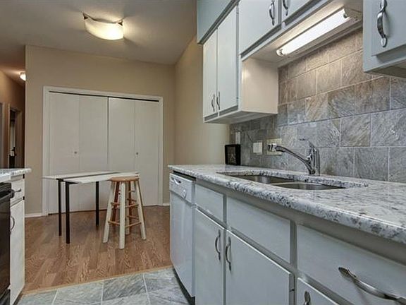 3rd image of 106 E 30th St APT 207