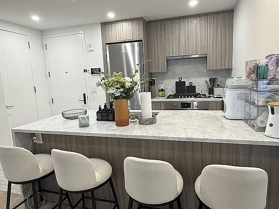 2nd image of 249 E 50th St #5B