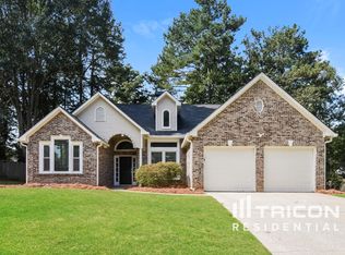 7011 Surrey Dr, Woodstock, GA 30189