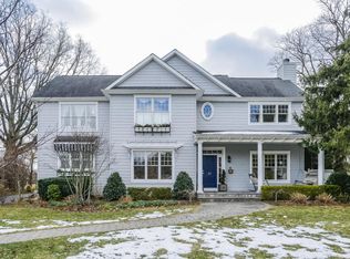 27 Robin Rd, Rumson, NJ 07760