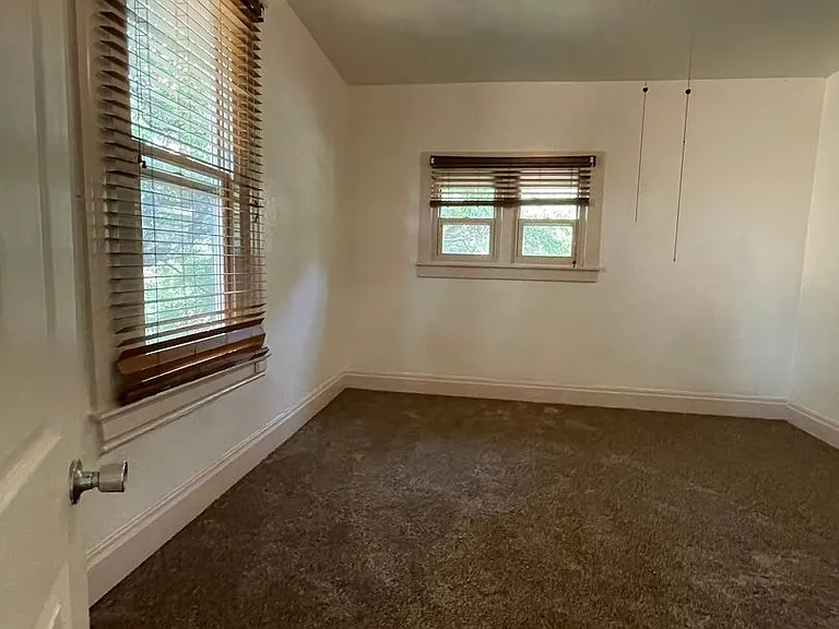207 Midway Ave — Photo 14