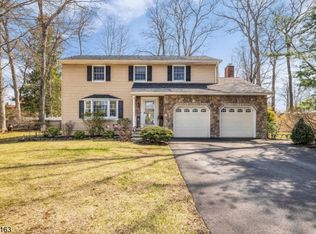 1 Sylvan Ct, Pequannock Twp., NJ 07444