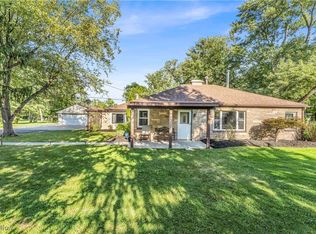 7479 Macedonia Rd, Bedford, OH 44146