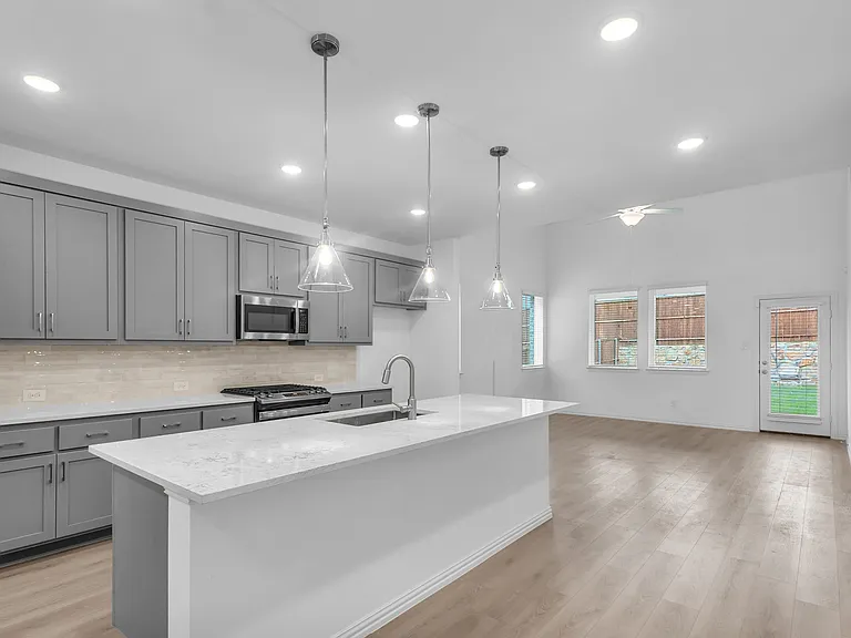 2136 Sunnymede Dr — Photo 4