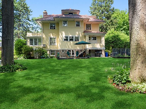 422 Washington Avenue