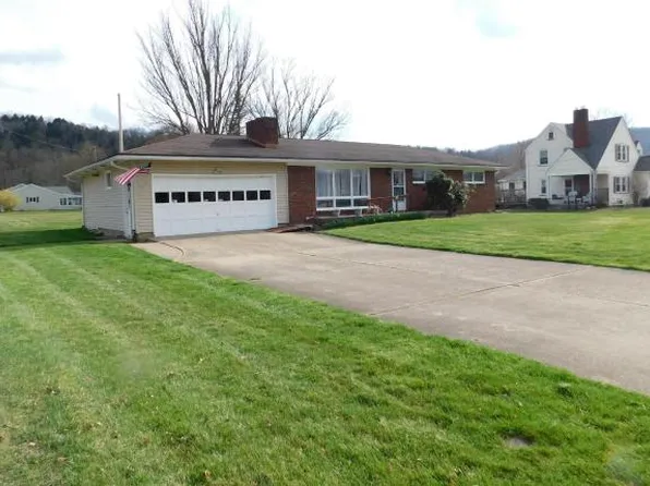799 Pleasant Dr, Warren, PA 16365