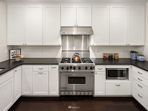 5th image of 1114 Lakeview Blvd E #3N