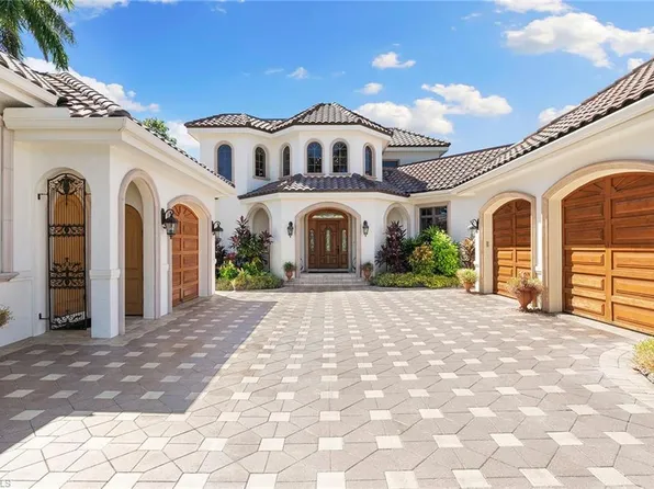 605 Palm CIR E, NAPLES, FL 34102