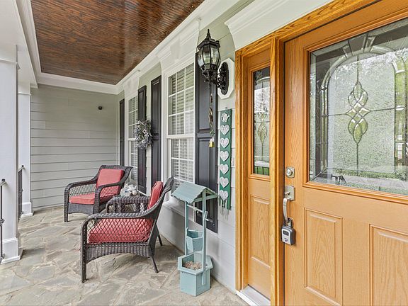 4th image of 90 River Rock Way