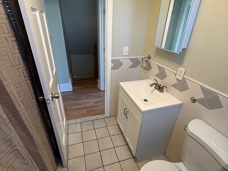 569 Main St #3 — Photo 19