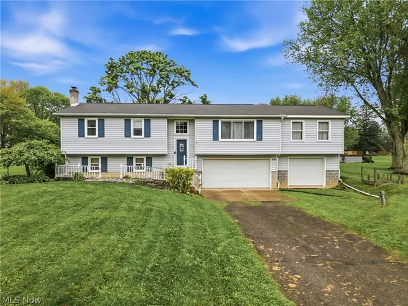 42866 Apples Way Dr, Leetonia, OH 44431