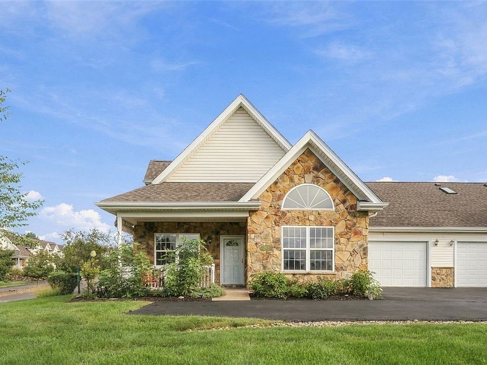 1st image of 302 Saddlebrook Rd