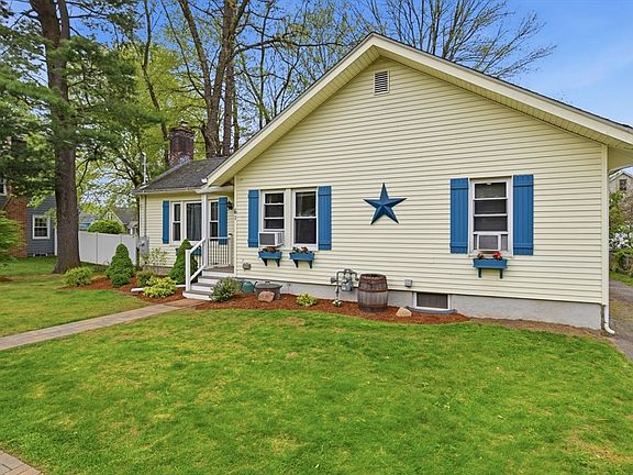 4th image of 61 Wood Ave