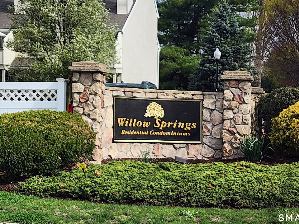 1st image of 124 Willow Springs #124