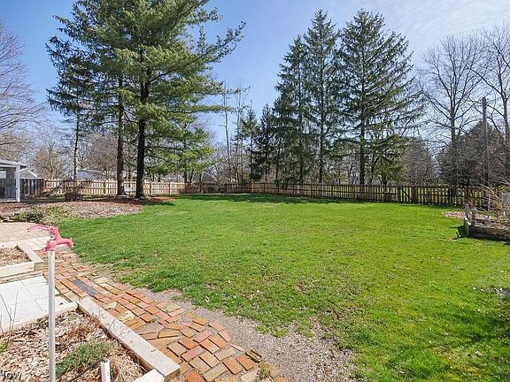 3rd image of 45 Hamden Dr