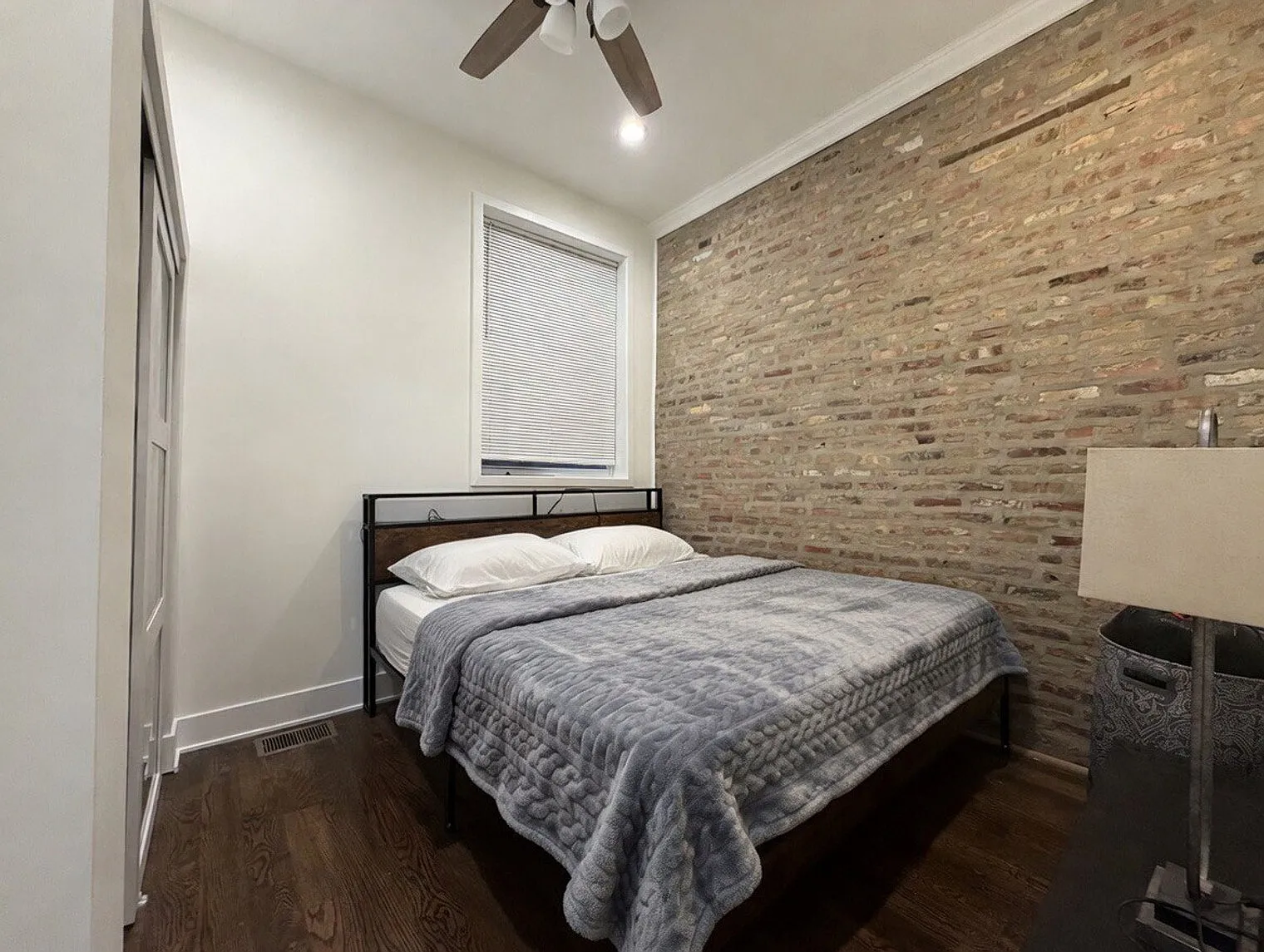 1 bed, 1.0 bath, $3,947 — Photo 4