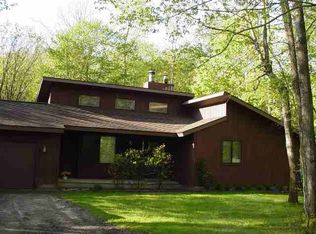 18 Chaundray Ln, Averill Park, NY 12018