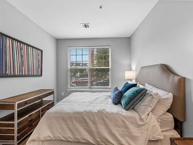 Comfortable Bedroom at Harbor Pointe, New Jersey