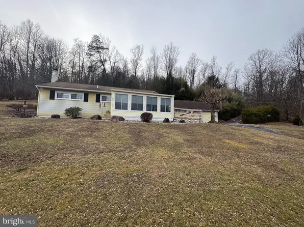 2754 Hay Creek Rd, Birdsboro, PA 19508