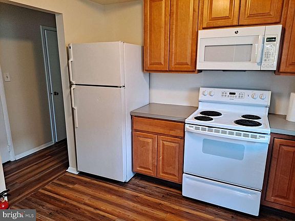 5th image of 2 Florence Tollgate Pl Unit 1