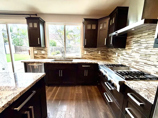 1728 Blackbird St — Photo 7
