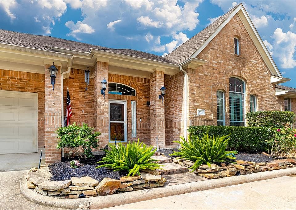 1st image of 75 Champion Villa Dr