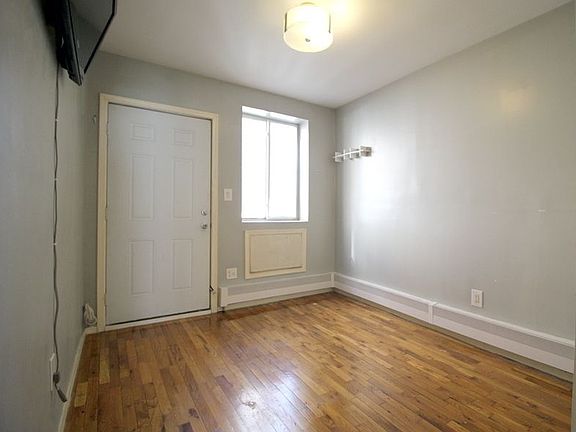 4th image of 1813 Saint Johns Pl #1