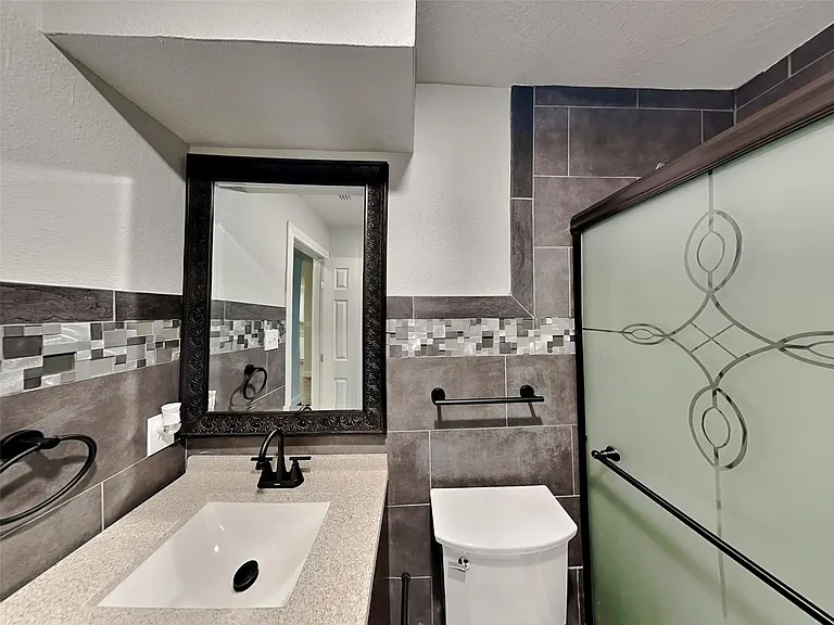 2445 McAdoo Ln — Photo 16