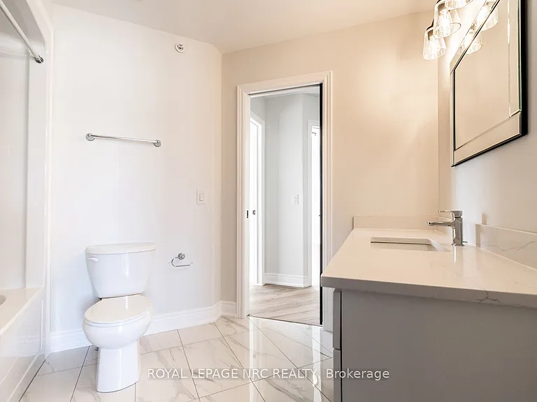 121A Moffatt St #25 — Photo 24