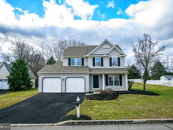 20 Lenape Dr, Morgantown, PA 19543