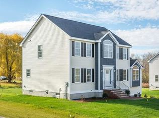 44 Old Pasture Rd, Dracut, MA 01826