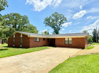 104 Cherokee Dr, Amory, MS 38821