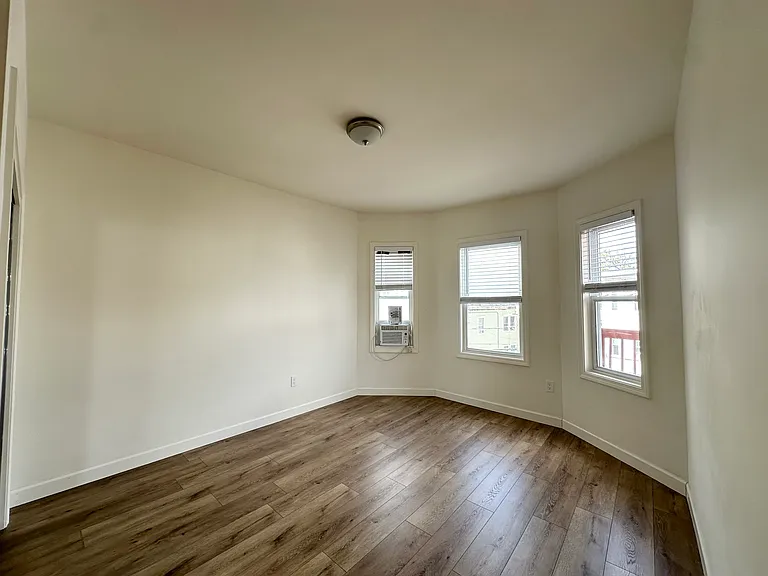 72 Easton St #2 — Photo 7