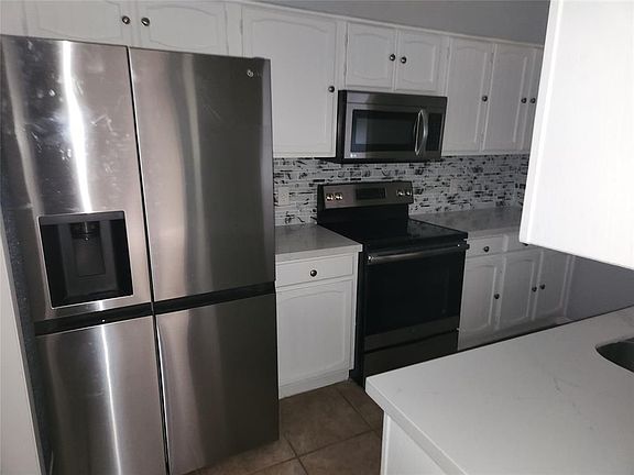 4th image of 13941 Hollowgreen Dr #4