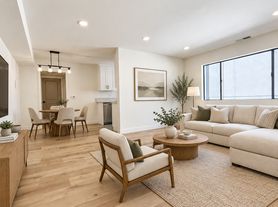 14423 Tiara St, Van Nuys, CA