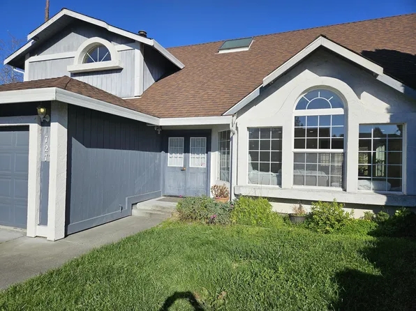 1727 Bluejay Ct, Fortuna, CA 95540